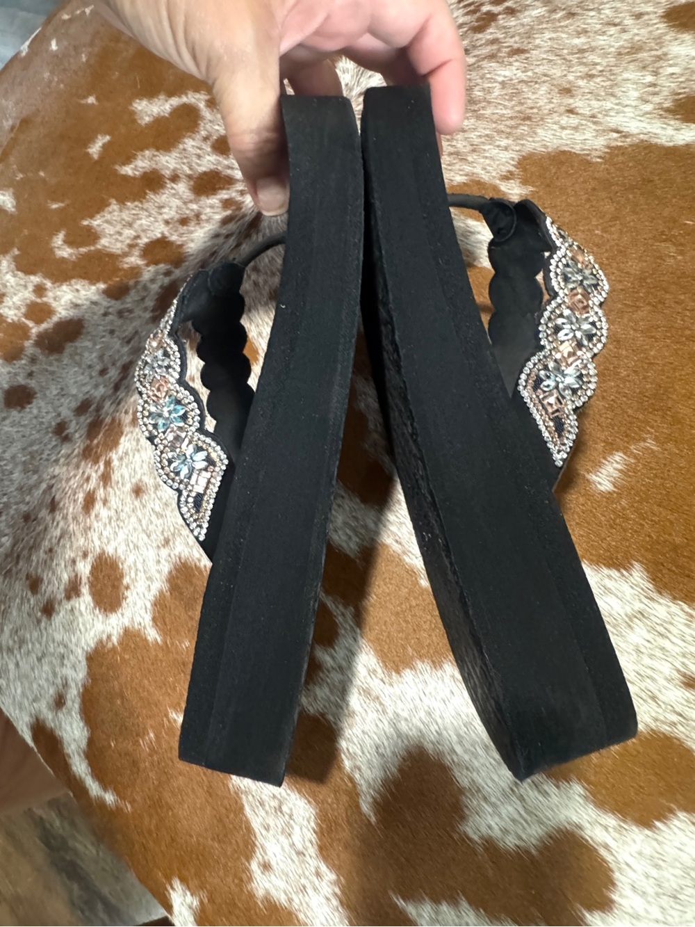 Skechers Black Jeweled Floral Thong Sandals - Picture 5 of 6